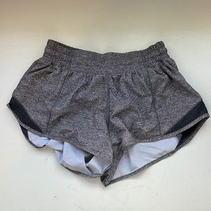 Lululemon Hotty Hot 2.5 inch shorts